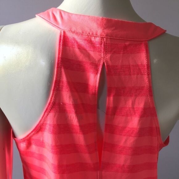 Old Navy Coral color active keyhole back Top - Picture 4 of 7